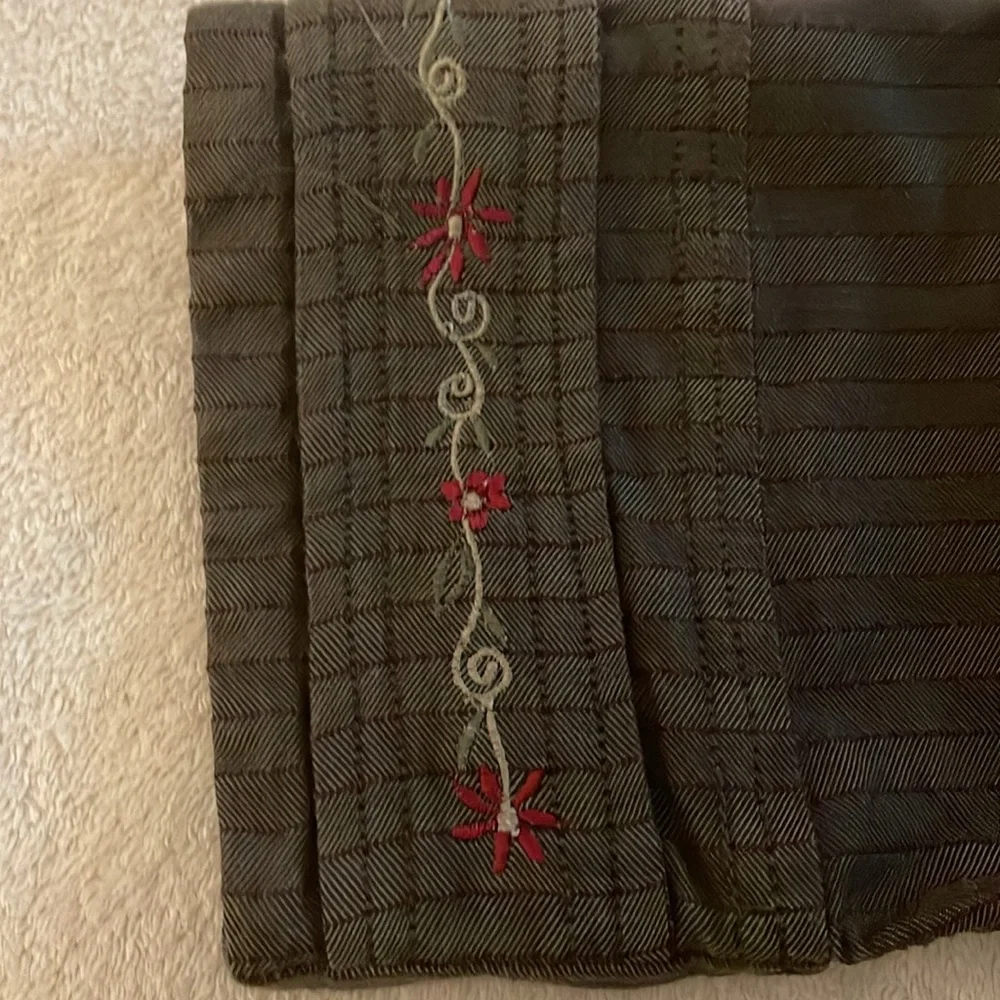 Mrs. Pepper Brown Coat - Picture 3 of 5